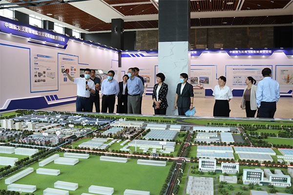 省政協(xié)副主席盧柯來集團(tuán)調(diào)研